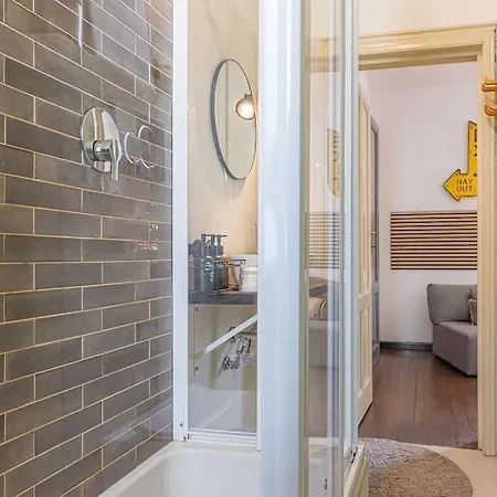 Ferro House Como